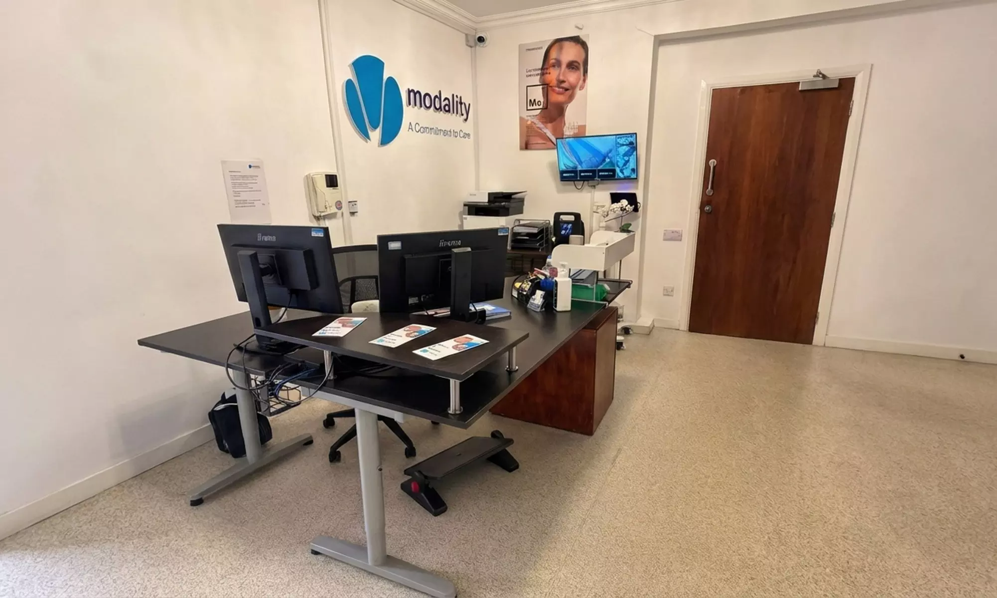 Microdermabrasion with LED Light Therapy and Hydrating Face Mask