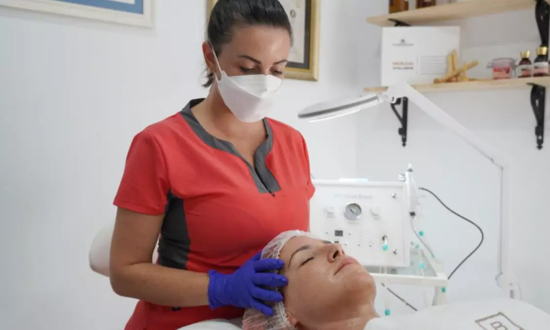 Tratamiento facial con diatermia, presoterapia y mascarilla