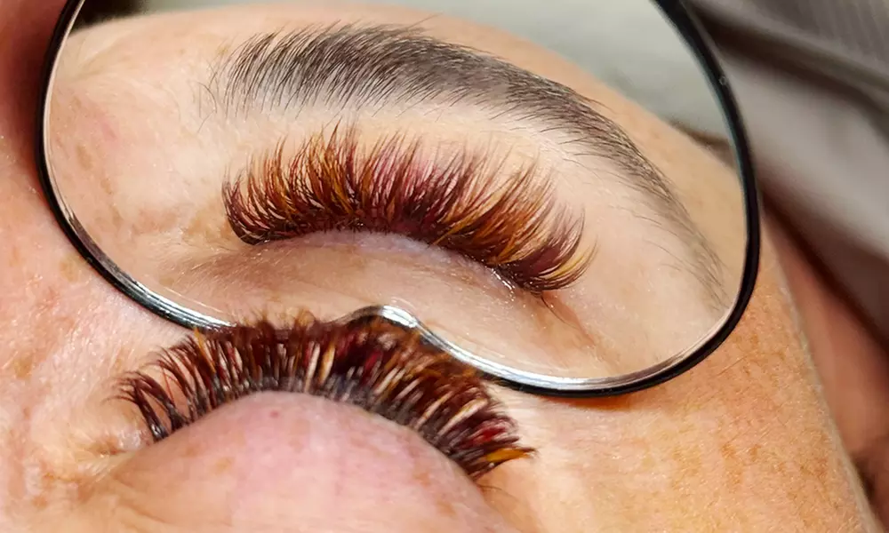 Enhance Your Lashes with Full Set of Eyelash Extensions with One Fill