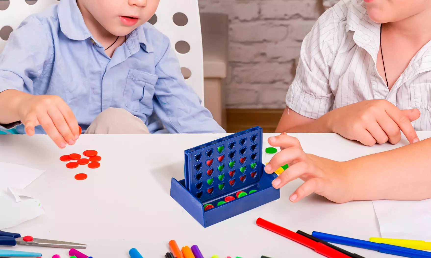 1 ou 2 mini-jeux de voyage, style "Puissance 4" - Primary Image