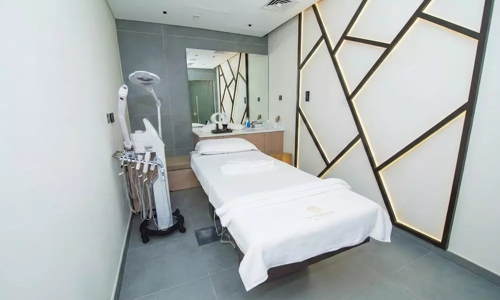 Luxury Spa & Jacuzzi Hot Tub Experiences