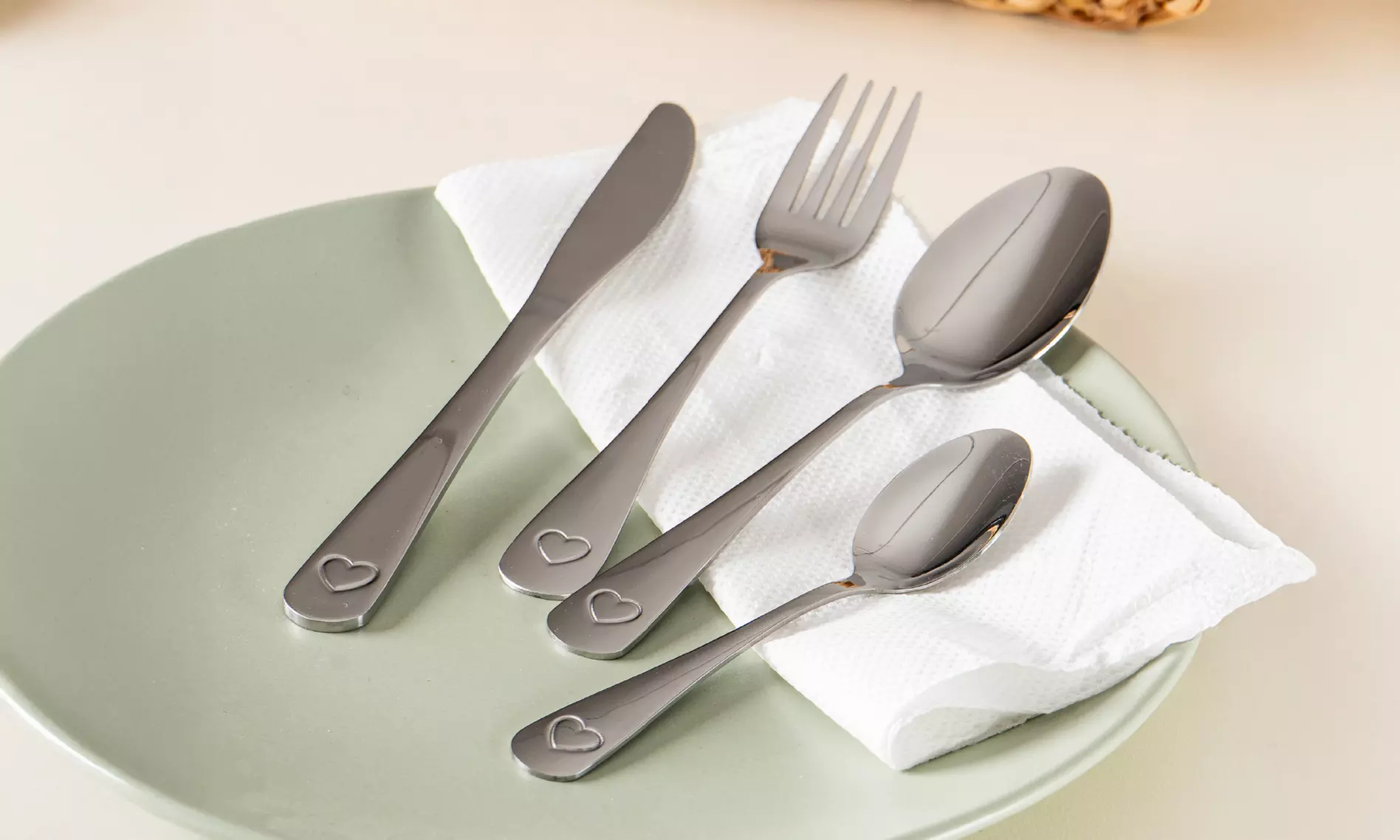 24-delig bestekset met hartdetail in kleur naar keuze - Primary Image