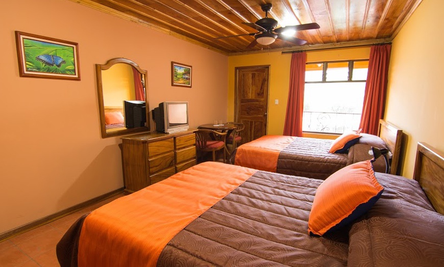 Image 5: ✈ 8-Night Costa Rica Volcano and Beach Vacation w/Air, SUV