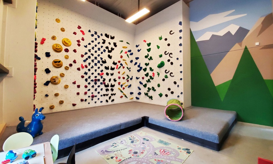 Image 2: Dein Abenteuer wartet: Tageskarte fürs Bouldern für 2 oder 4 Personen