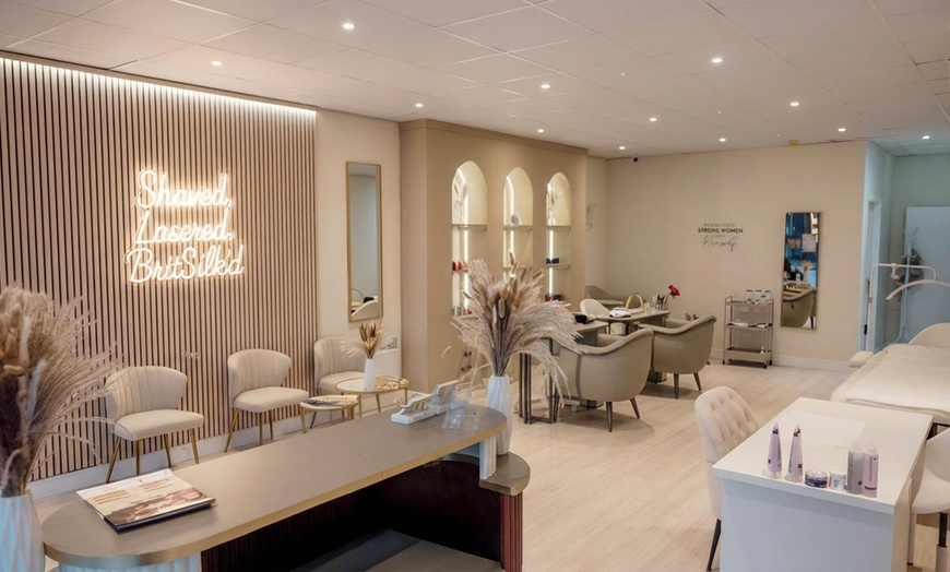 Image 3: 30- or 60-Minute Relaxing Swedish Body Massage