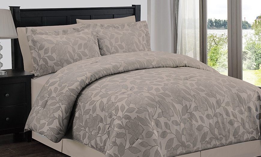 Image 3: Jacquard Comforter Set by Lauren Taylor