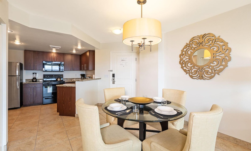 Image 7: Relax, unwind, and enjoy easy access to the Las Vegas Strip