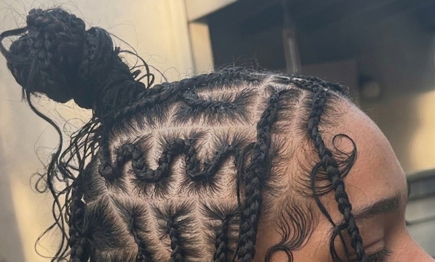 Image 5: Small, Medium or Large Knotless or Kids Braids or 2-4 or 6-8 Feed Ins