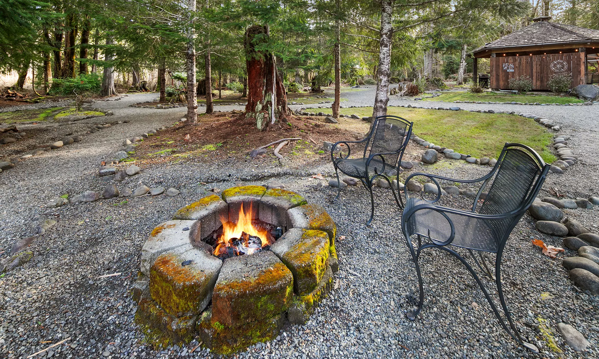 Cozy Waterfront Cottages with Private Hot Tubs on Hood Canal