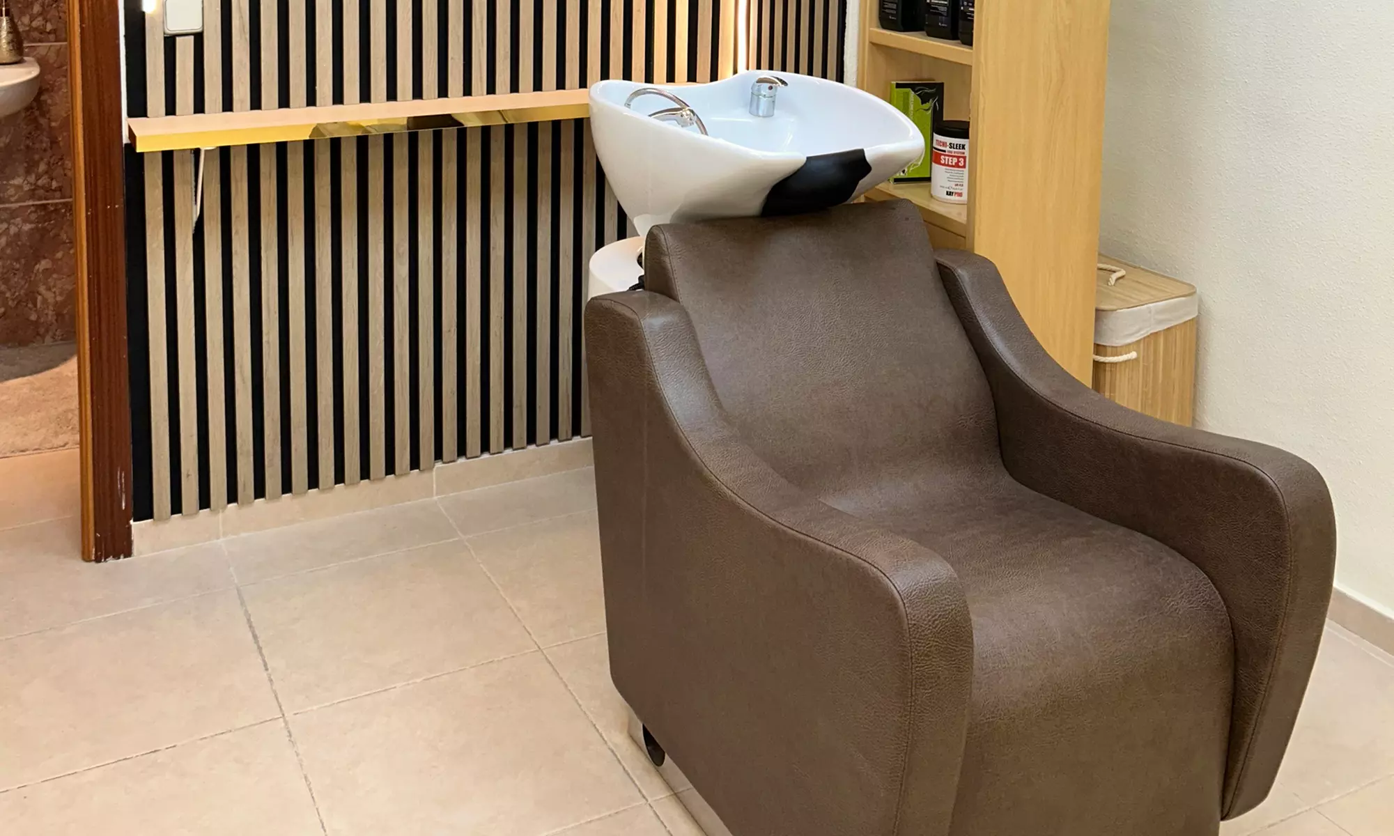 Sesión de peluquería con corte de pelo y opción a tinte o mechas