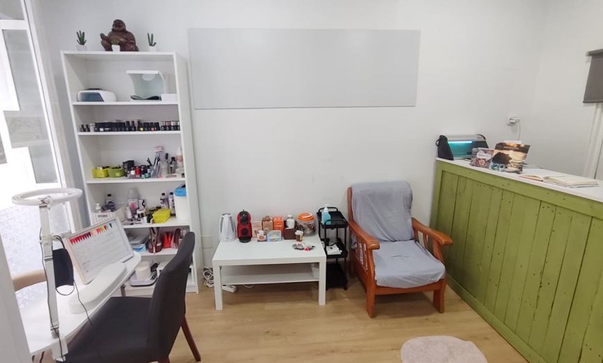 Image 2: 2, 4 o 6 de 60 minutos de maderoterapia en zona a elegir para 1