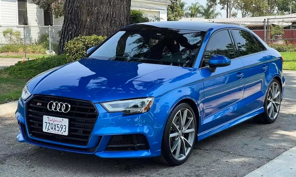 Ceramic Coating: Small - Mid-Sized or XL Vehicles (30 Hours) 