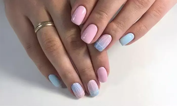 Sesión de manicura y/o pedicura con esmaltado normal o semipermanente