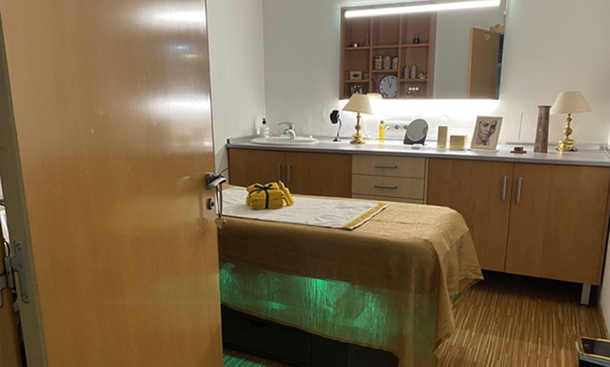 Image 5: 1 o 2 sesiones con radiofrecuencia Indiba y electroestimulación para 1