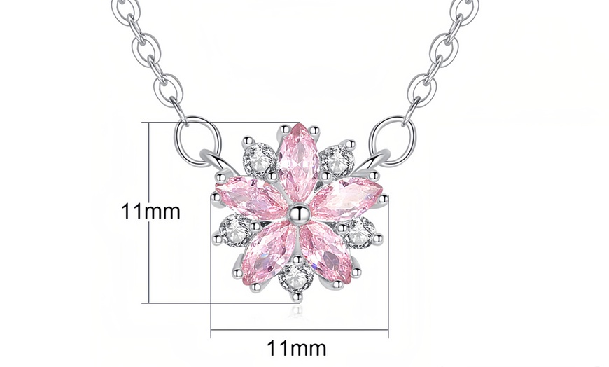 Image 4: Conjunto de colgante y pendientes en acabado plata