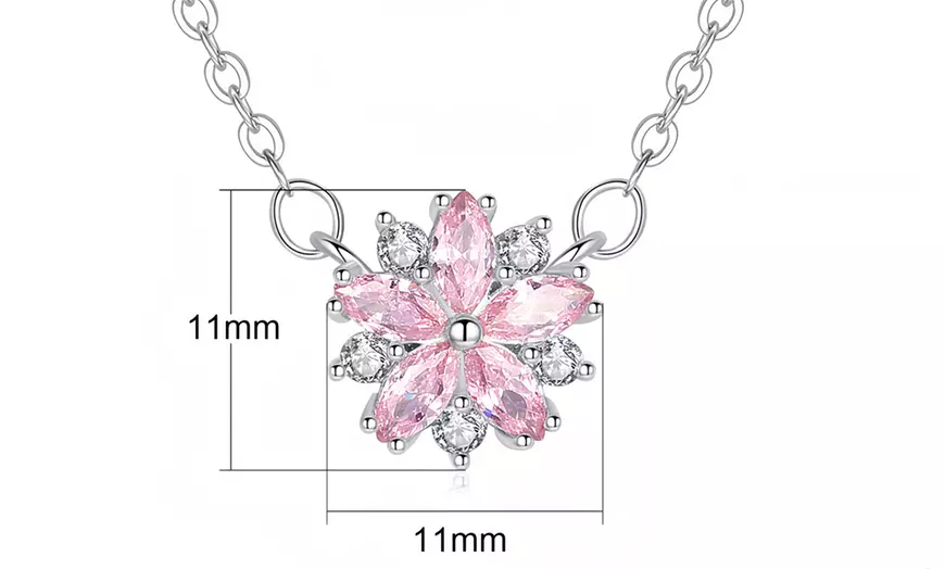 Image 4: Conjunto de colgante y pendientes en acabado plata