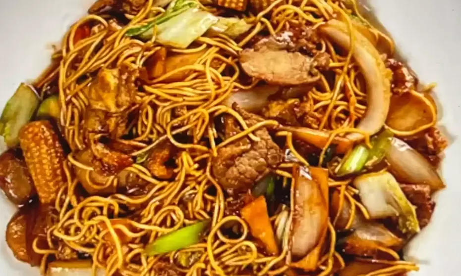 Savor Authentic Thai Flavors with Dining Credits for Food & Drinks