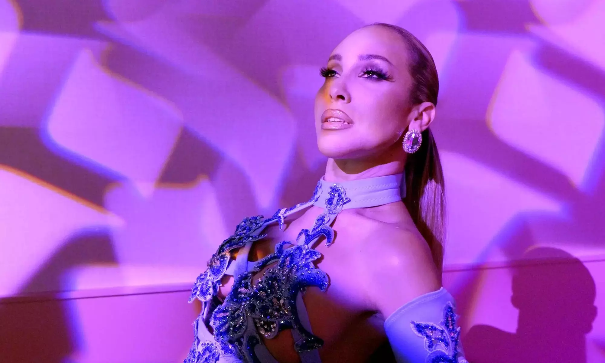 Weekday Cabaret Prix Fixe Dinner for 2, 4, 6 with 1 Martini per Person