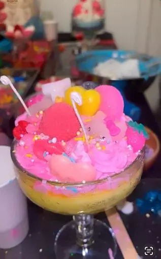 Intimate Dessert Candle Making and Painting Experience
