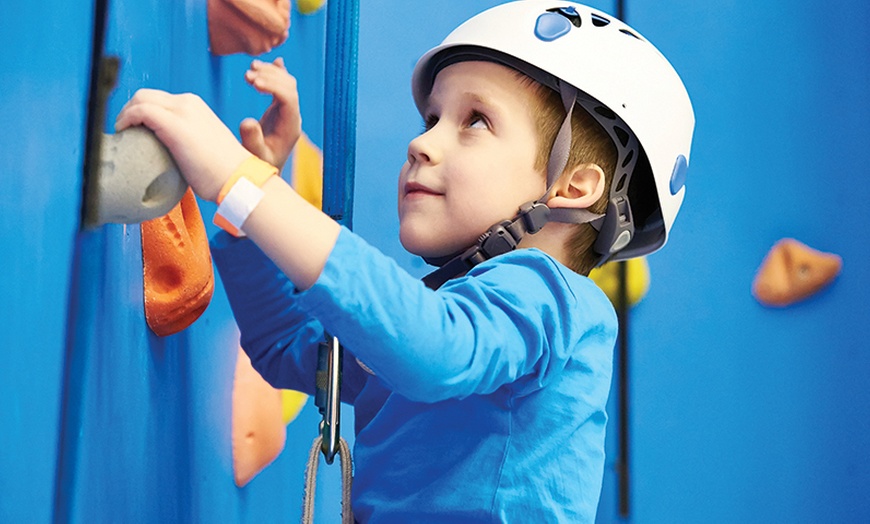 Image 3: J&W Adventure Park: Ninja Course, Trampolines & VR Games