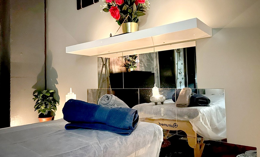 Image 4: 1 o 5 sesiones de masaje para 1 o 2: relajante, deep tissue y más 