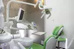 Implante dental de titanio con corona de metal-porcelana con radiografía, diagnóstico y revisión en Ledicia - Second Medium
