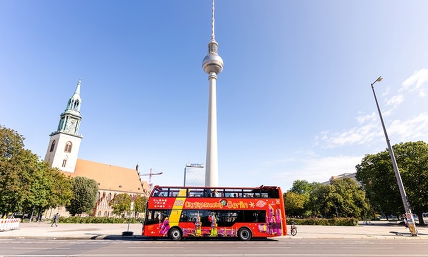 Image 1: Berlin: Hop-on Hop-off Bus Tour 