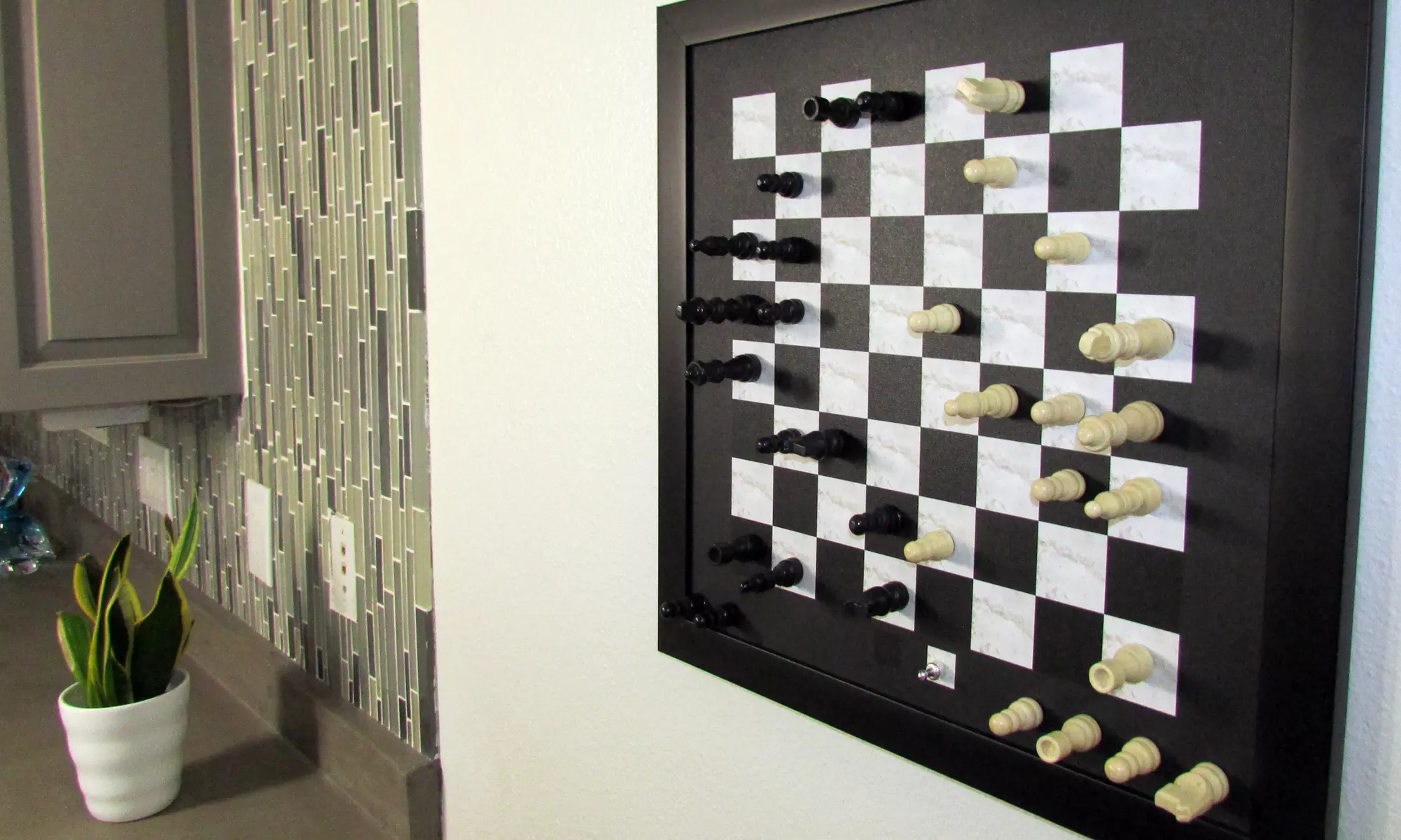 Magnetic Wall Chess Set - Primary Image
