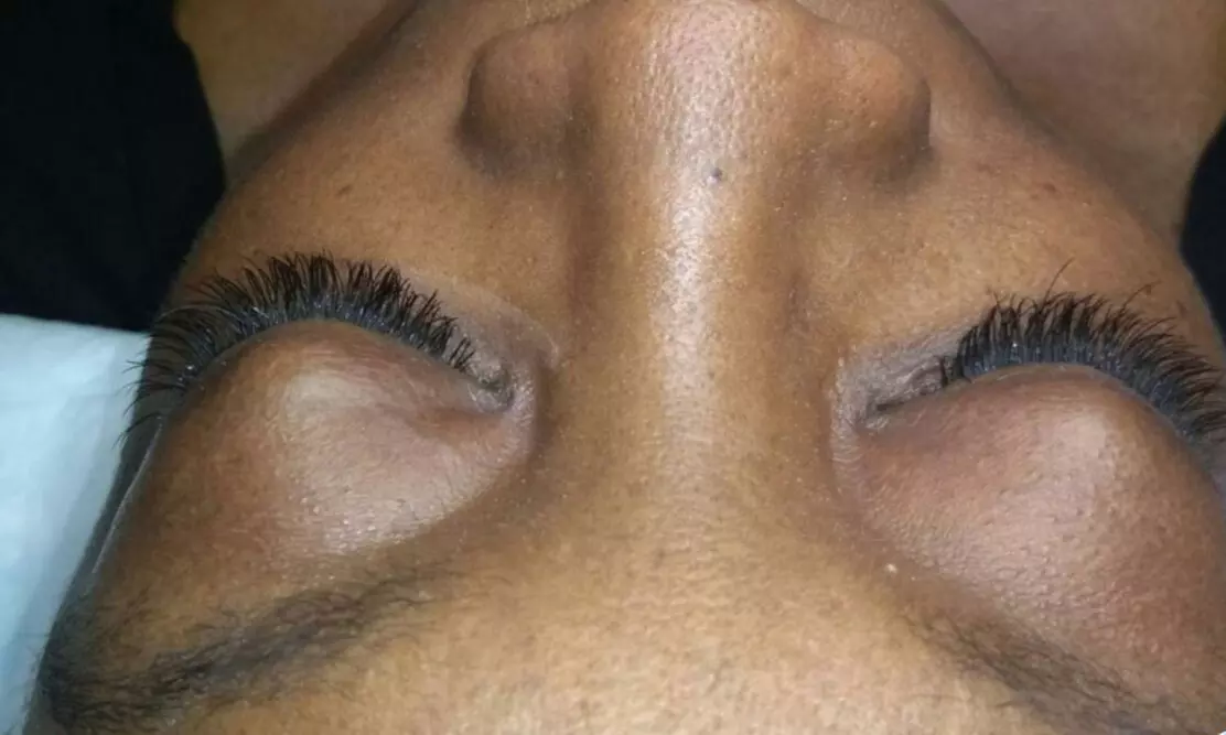 Full Set Classic or 3D/6D Volume Lash Extensions with/without Touch-Up