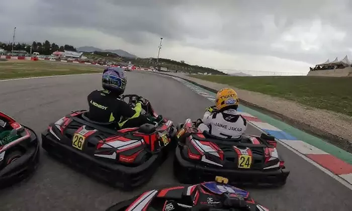 2 tandas de 8 minutos en kart individual para 1 o 2 adultos, con hasta 44% de descuento - Image 7