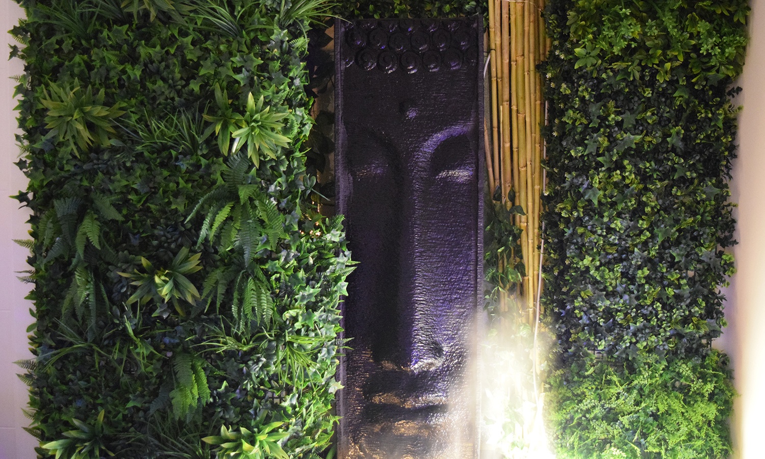 Ritual oriental en pareja con cava y bombones en barrio de Salamanca