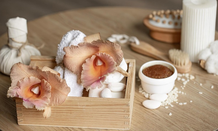 Image 8: Masaje relajante o drenaje linfático con maderoterapia para 1 persona