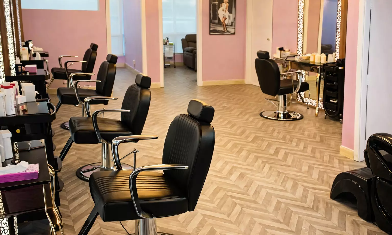 Revive Your Hair at Streaks Ladies Salon: Styling, Color & Treatment