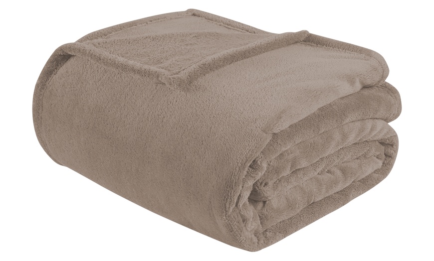 Image 9: Manta de franela cálida y suave, hipoalergénica y transpirable