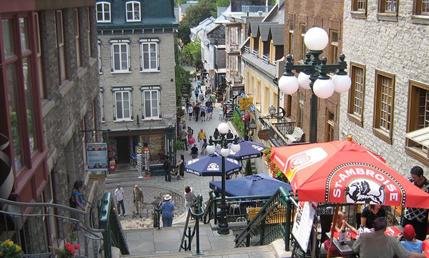 Image 1: Semi-Private Tour of Québec City