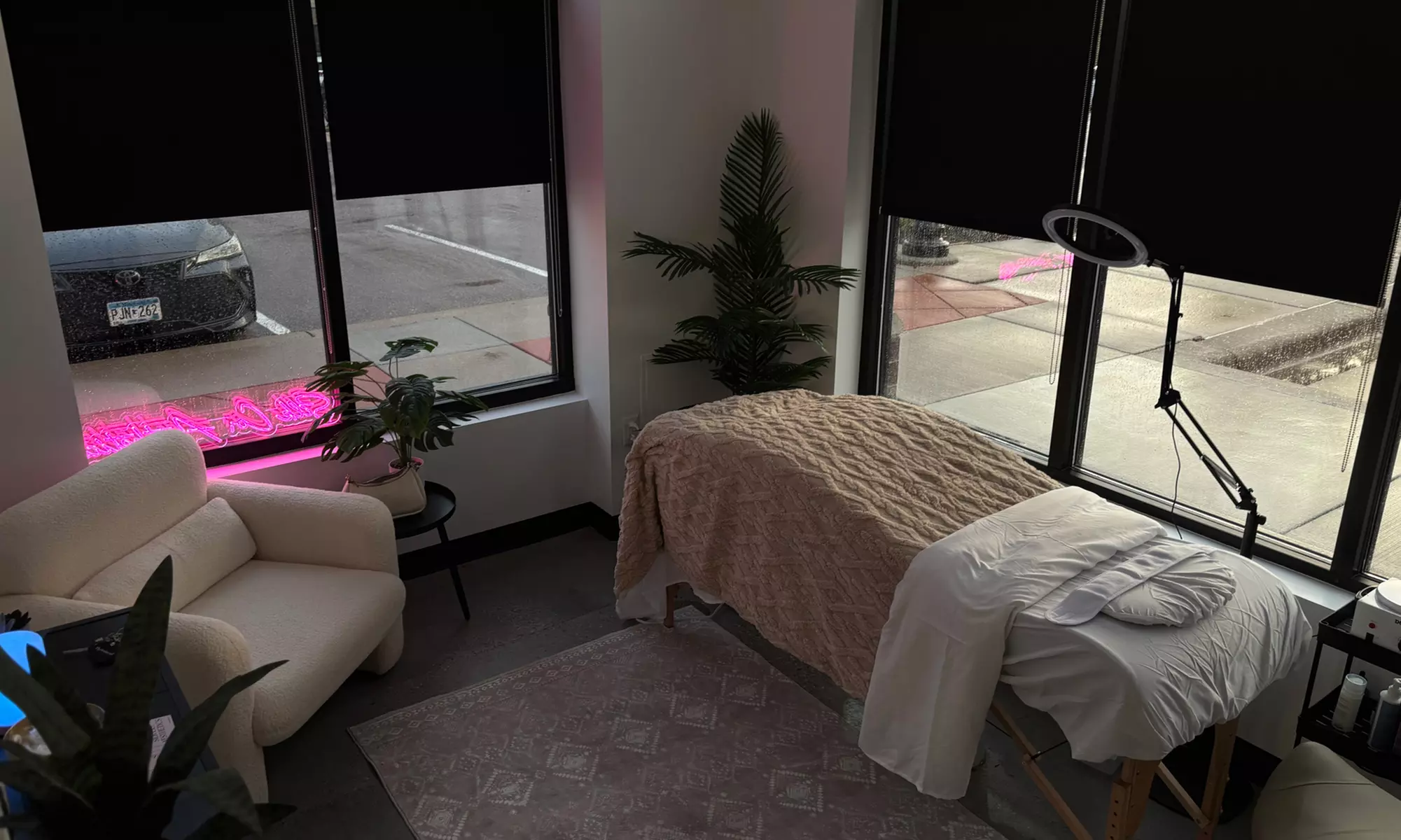 Get Radiant Skin:1, 3, or 5 Sessions(60 Mins) Choice of Silk Facial