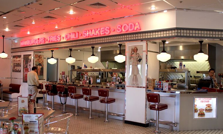 Image 5: Johnny Rockets UAE Combo meals