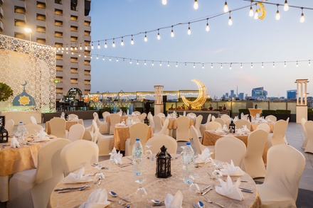 1 Child: 5* Ramadan Iftar Buffet with Beverages - Creek View Terrace at 5* Radisson Blu Deira Creek