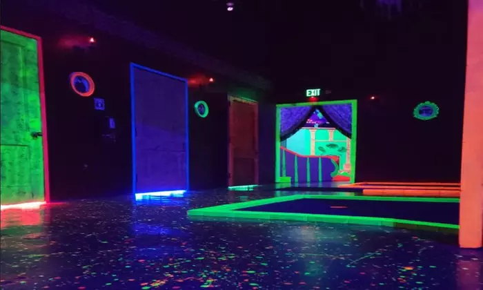 Light Up the Fun with Blacklight Minigolf Rounds and Arcade Games!