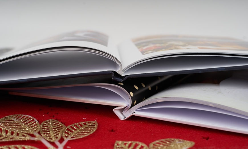 Image 8: Uchwyć wspomnienia: personalizowane fotoksiążki 30x30 cm z Colorland