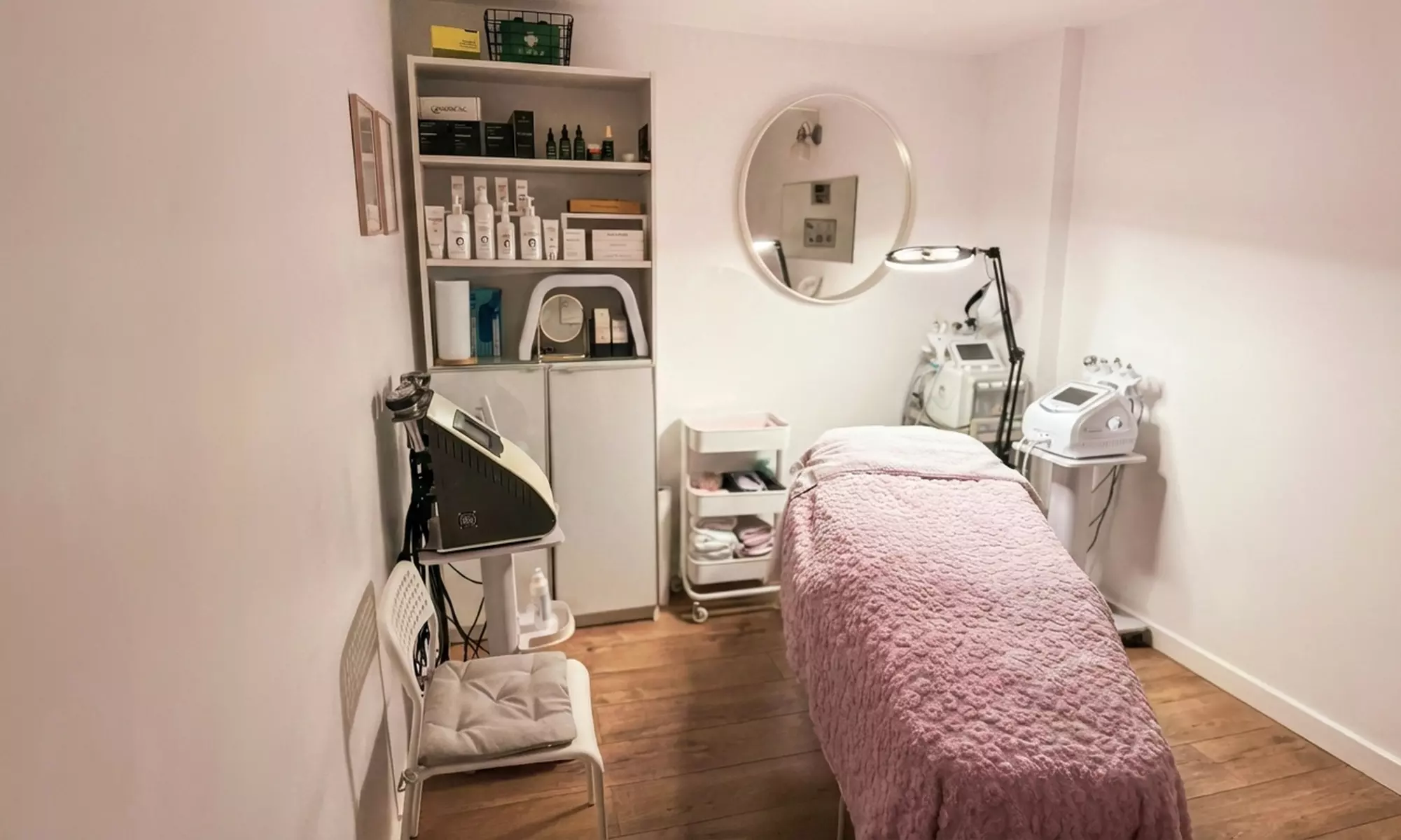 Classic HydraFacial: Choose 1, 2, or 3 Sessions for Deep Cleansing & Instant Glow (Up To 44% Off) - Second Medium