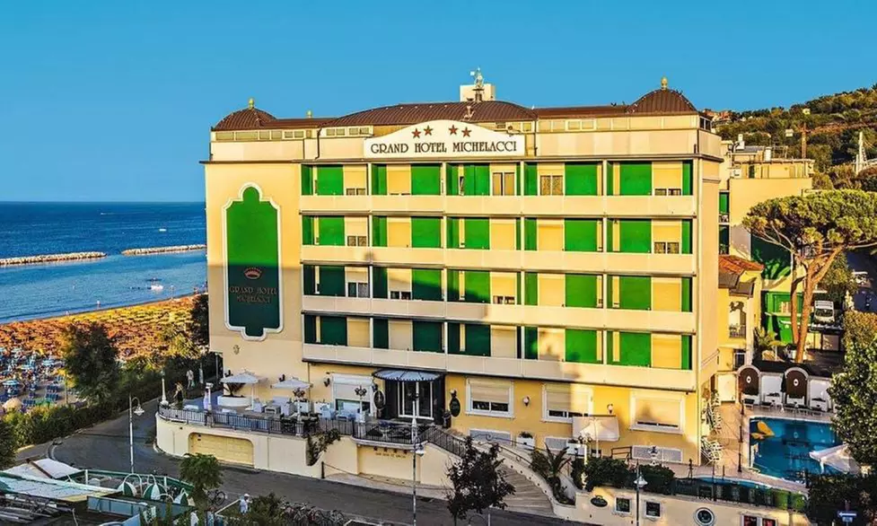 Gabicce Mare: soggiorno in camera doppia con Spa e colazione o mezza pensione per 2 al Grand Hotel Michelacci 4* - Primary Image