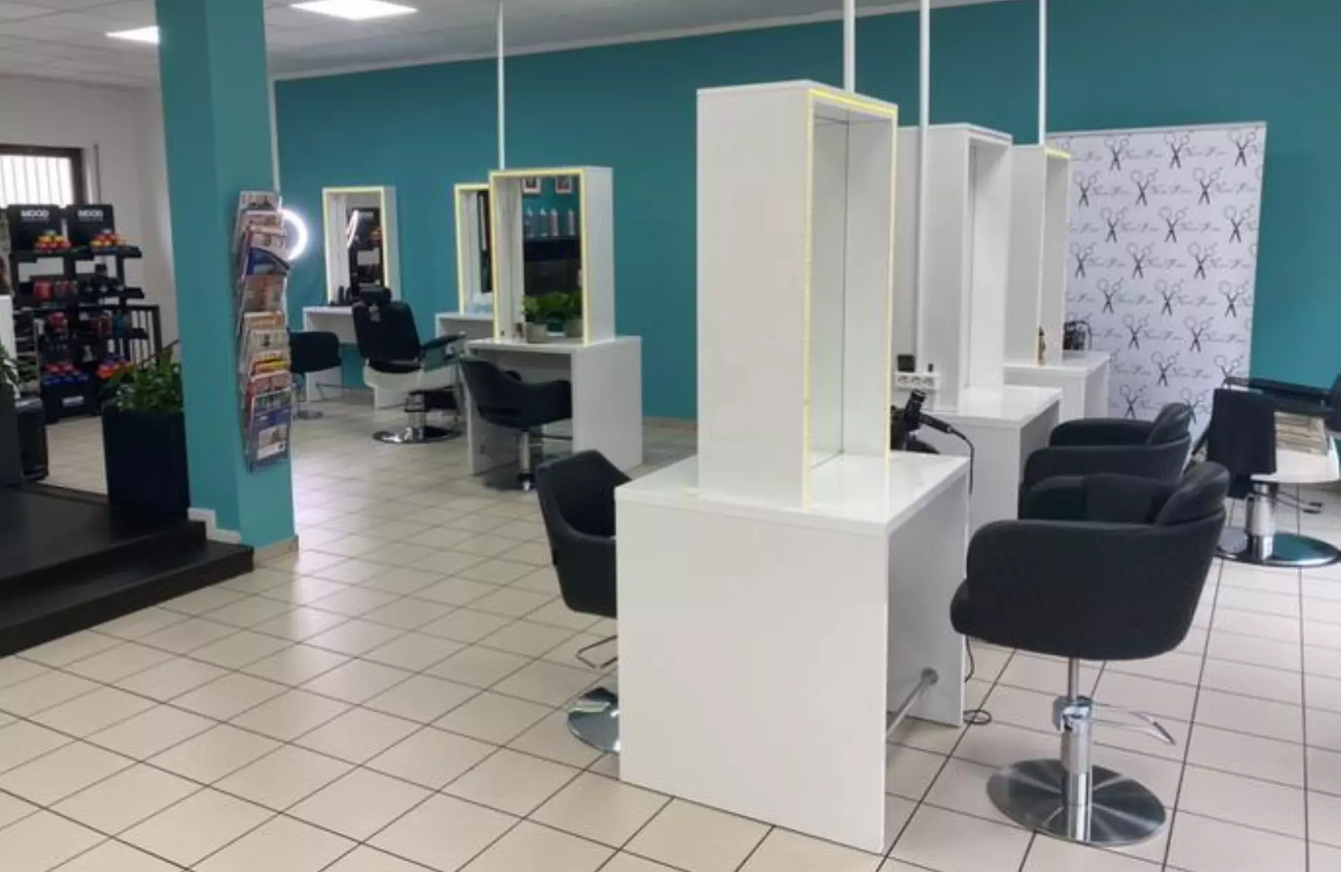 Haarschnitt für Herren, opt. inkl. Bartrasur, Augenbrauen zupfen, Wax & Maske für 1 Person (bis zu 37% sparen)