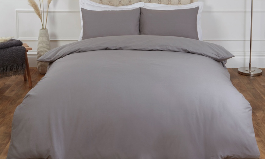 Image 2: 100% Plain Cotton Duvet Set