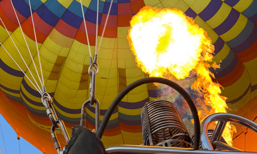 Image 5: Enjoy a Sunrise Hot Air Balloon Flights