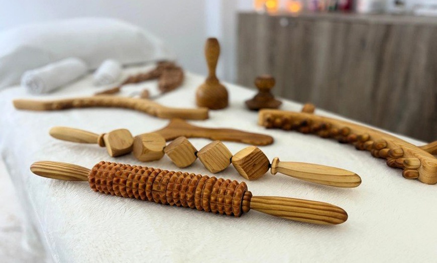 Image 3: 2 o 4 sesiones de maderoterapia y presoterapia en una zona a elegir