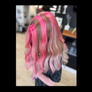 Women Haircut +Blowout + Style - Beauty up by Blondie