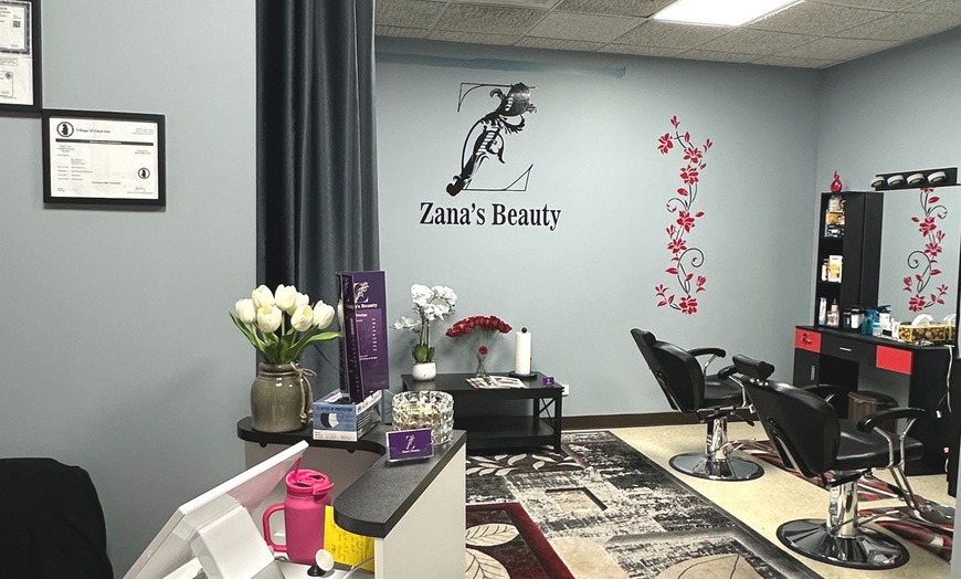 Image 5: Refresh with 1 or 2 Herbal Facial with Eyebrow Cleanup and Lash Tint