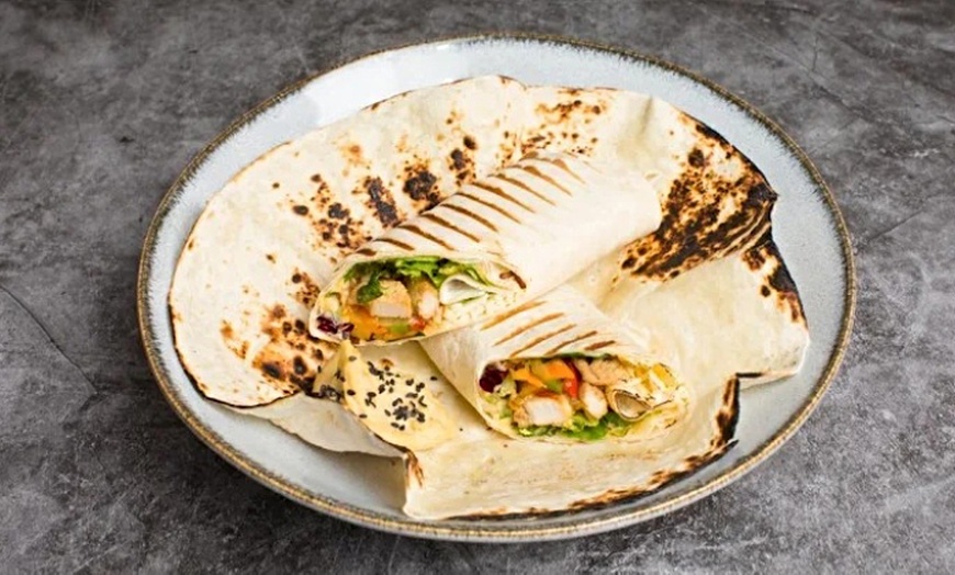 Image 19: Menús para 1 o 2 con bowl o roll, entrante, postre y bebida 