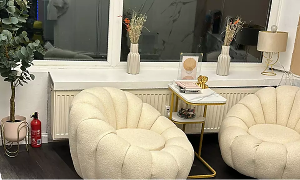 Entspannung für die Haut: Gesichtsbehandlung nach Wahl für 1 Person